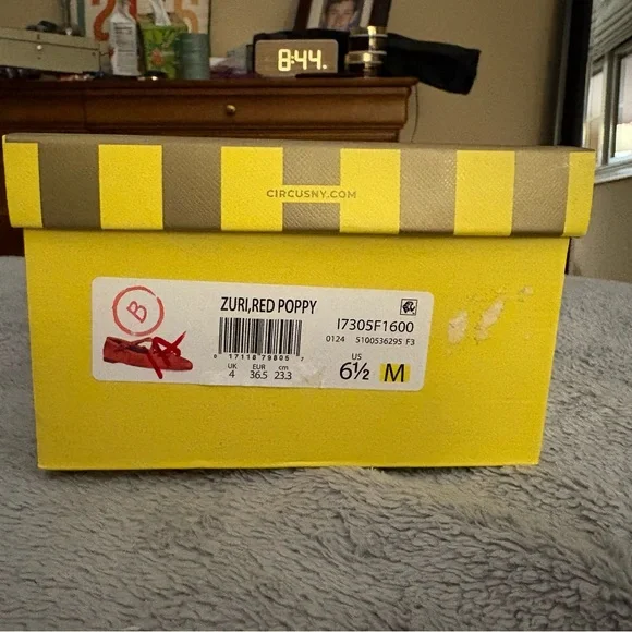 Circus-NY Sam Edelman red satin ballet shoes with bows. Size 6.5. NWOT in box. - Picture 5 of 7